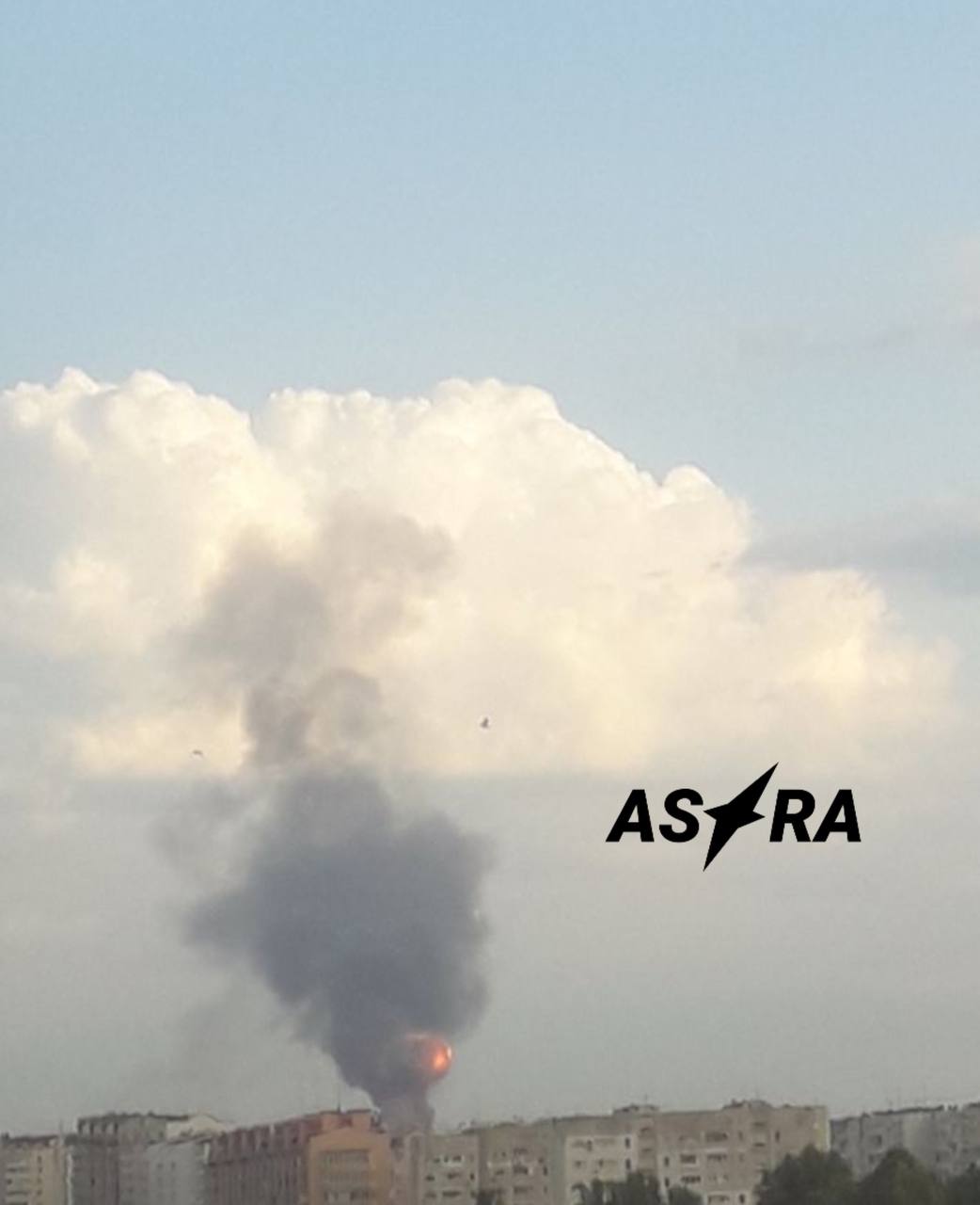 В Севастополе взрывы, сообщили подписчики ASTRA. Поднялся столб дыма, предположительно, где-то со стороны мыса Фиолента и Балаклавы