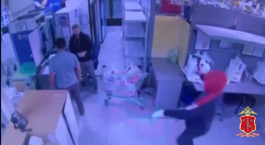 Мужчина ударил топором покупателя в гипермаркете «Лента» в Петербурге