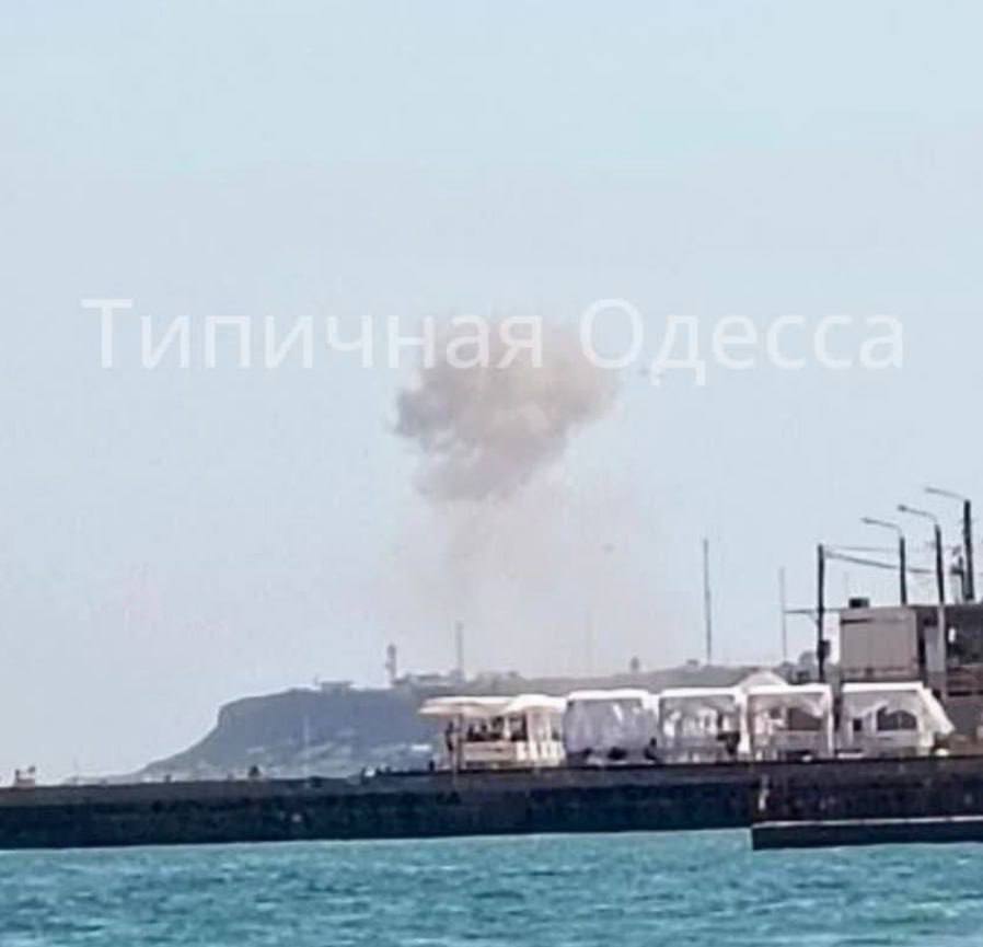 Сообщается о взрывах в Одессе и области