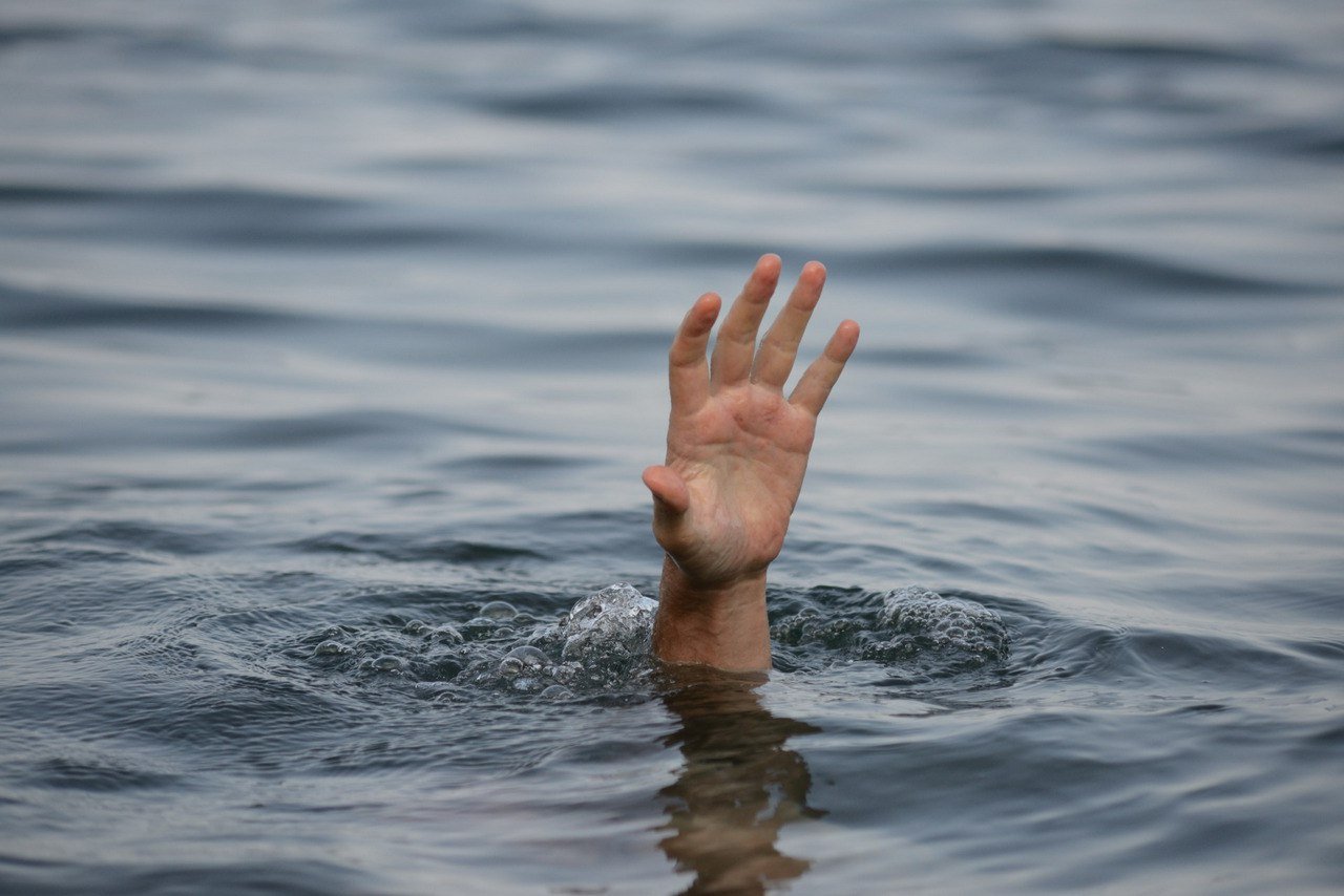 АрхДайджест    В Архангельской области утонул 47-летний мужчина  В субботу вечером в Пинежском районе на глазах у свидетелей при купании утонул 47-летний местный житель.    @