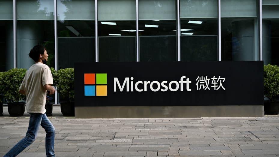 Microsoft запретит сотрудникам в Китае использовать ОС Android для работы