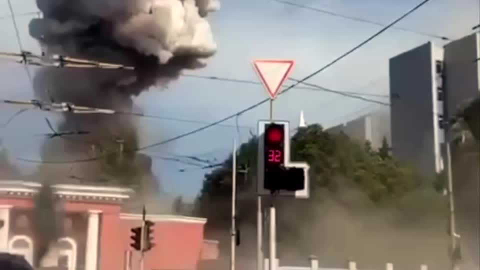 Сильные удары по заводу в Днепропетровске