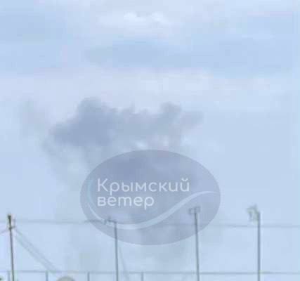 В Севастополе раздался взрыв. В районе дислокации российской РЭБ на мысе Фиолент поднялся дым, сообщают местные каналы