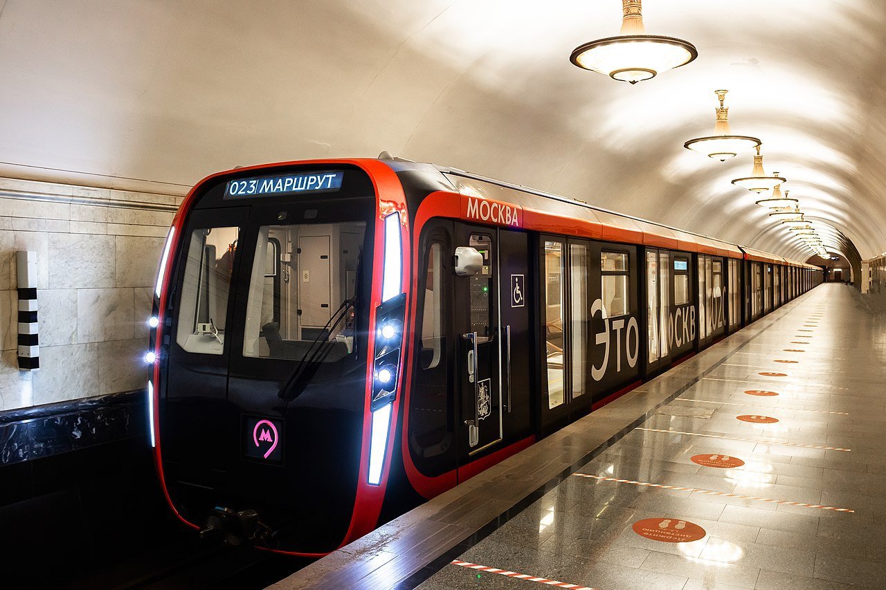 Систему быстрых платежей планируют полноценно запустить в метро Москвы уже этим летом, чтобы дать возможность пассажирам пользоваться технологией без физических кар, сообщила замруководителя московского метрополитена Жанна Ермолина.