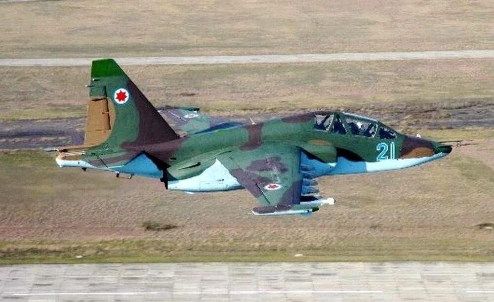 Минобороны Грузии сообщило о крушении штурмовика Су-25 и гибели пилота.   ЧП произошло во время плановых учений, причины неизвестны, уточнили в ведомстве.