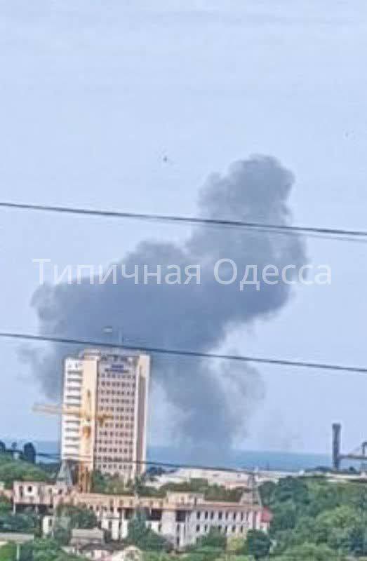 В Одессе прозвучал взрыв - местные каналы сообщают о прилёте