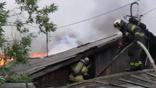 Пожар в Салехарде унес жизни двух человек