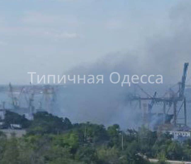 Ракетный удар был нанесен по порту Ильича