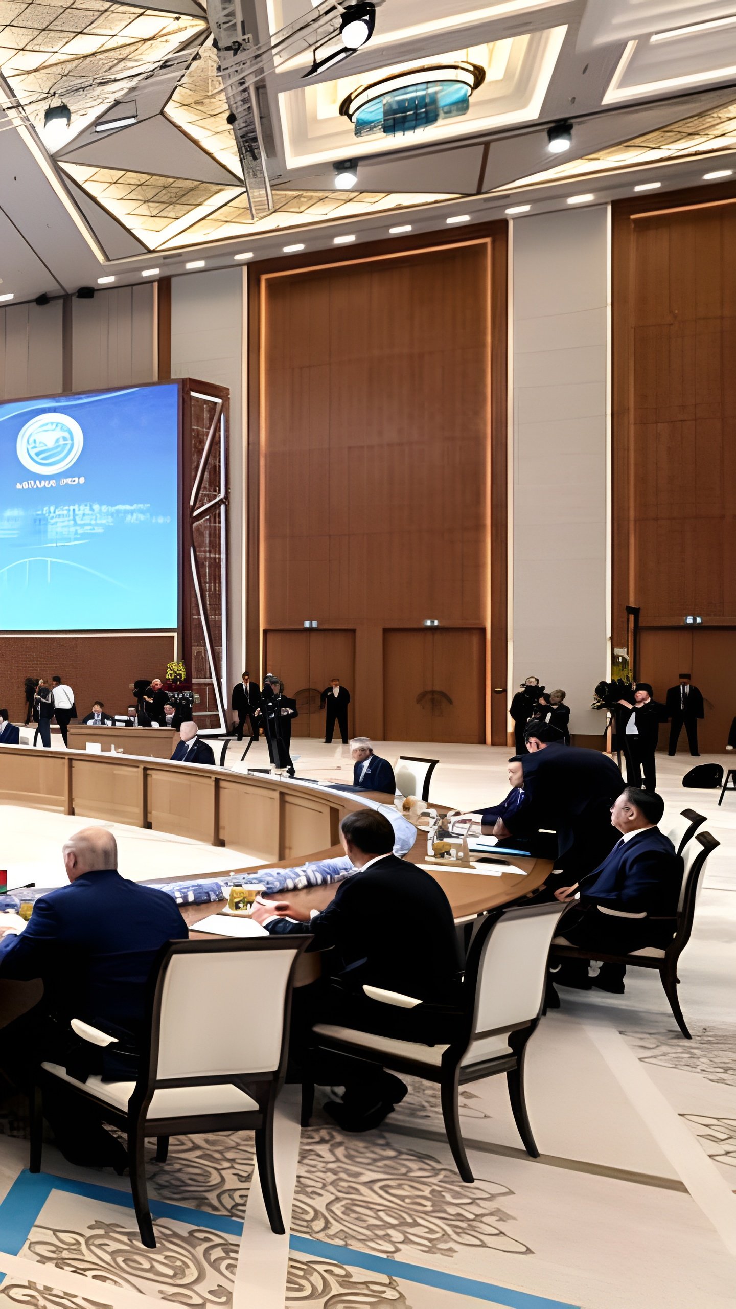 Президент Беларуси призвал к разрушению стен однополярного мира на саммите ШОС