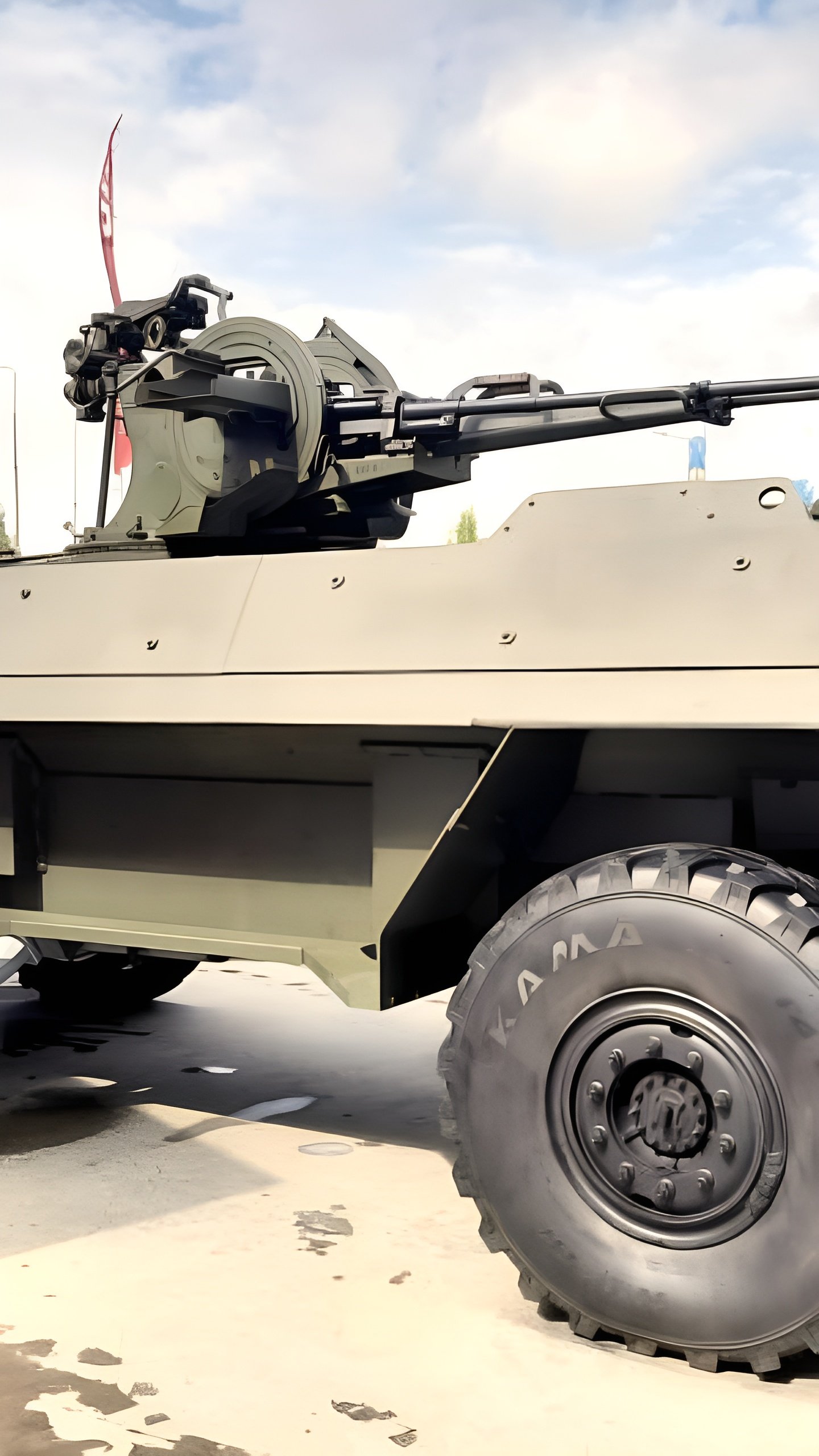 Новый беспилотный бронеавтомобиль 'Зубило' проходит испытания в ВС РФ