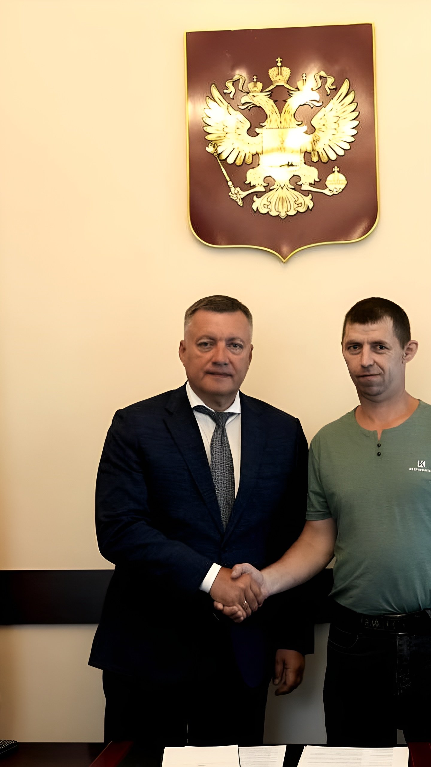Губернатор Игорь Кобзев встретился с жителями Иркутской области и обсудил вопросы трудоустройства и медицинской помощи